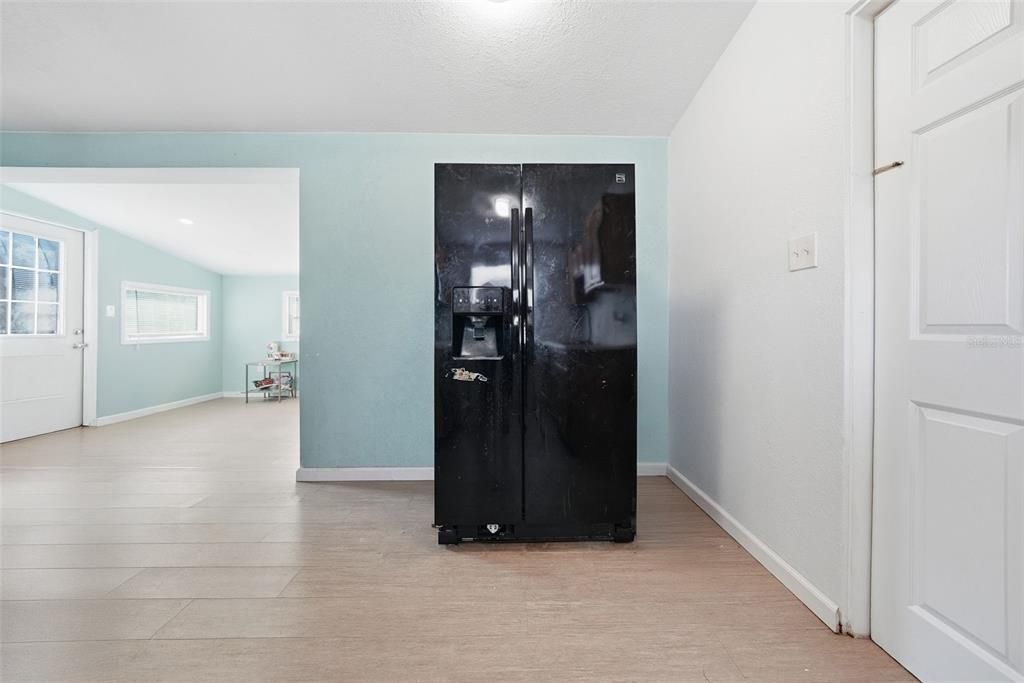 En Venta: $230,000 (3 camas, 2 baños, 1215 Pies cuadrados)