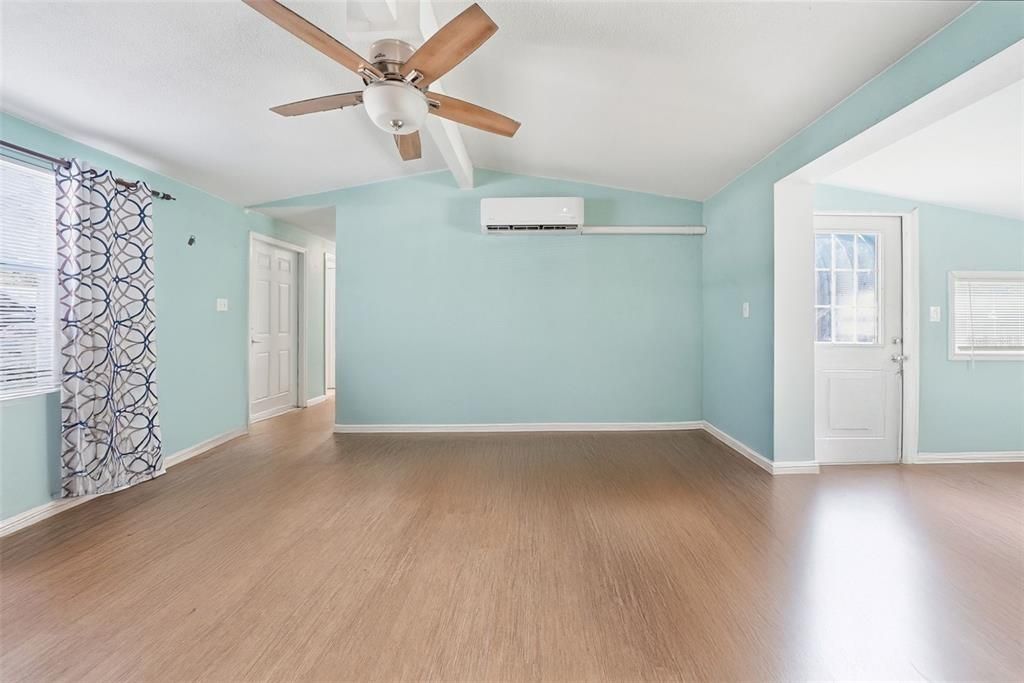 En Venta: $230,000 (3 camas, 2 baños, 1215 Pies cuadrados)