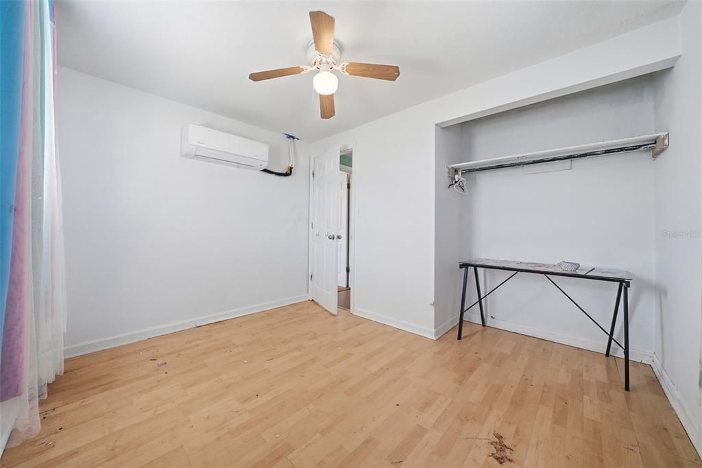 En Venta: $230,000 (3 camas, 2 baños, 1215 Pies cuadrados)