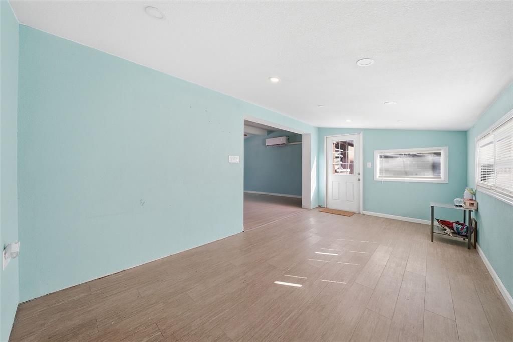 En Venta: $230,000 (3 camas, 2 baños, 1215 Pies cuadrados)