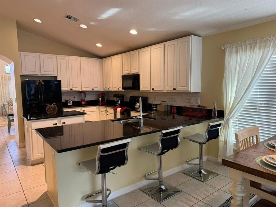 出租: $2,950 (4 贝兹, 3 浴室, 1920 平方英尺)