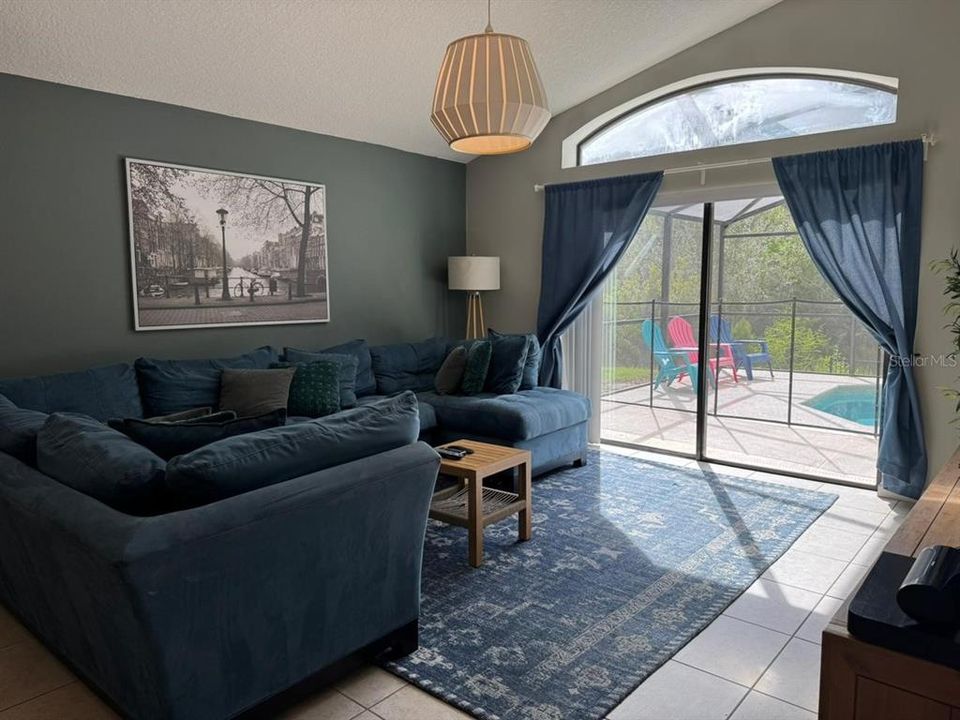 出租: $2,950 (4 贝兹, 3 浴室, 1920 平方英尺)