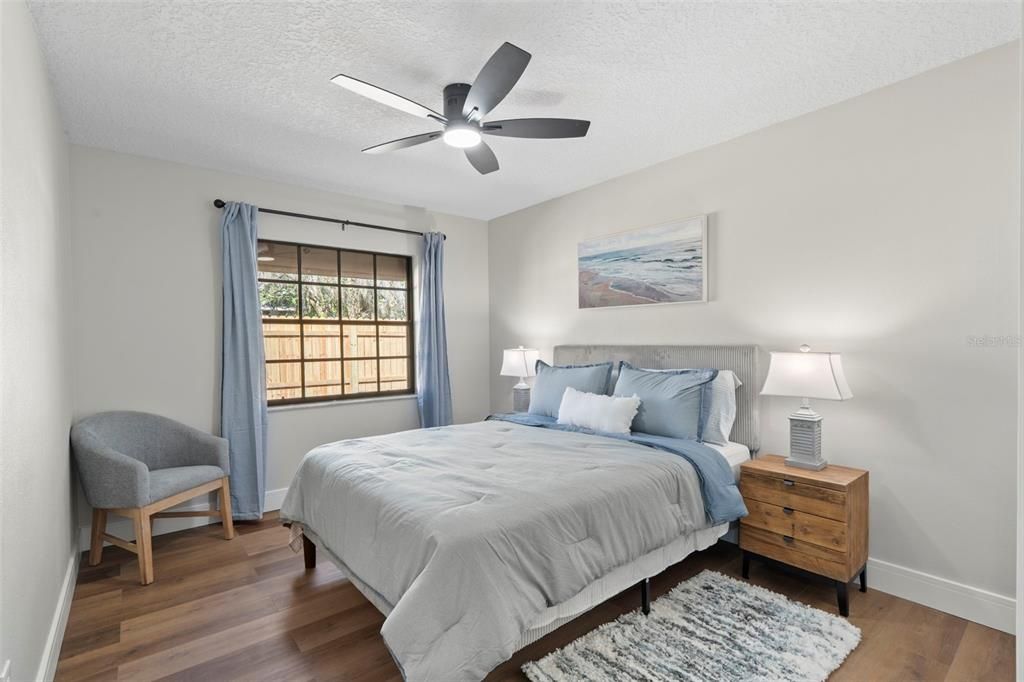 Под контрактом: $430,000 (4 спален, 2 ванн, 2027 Квадратных фут)