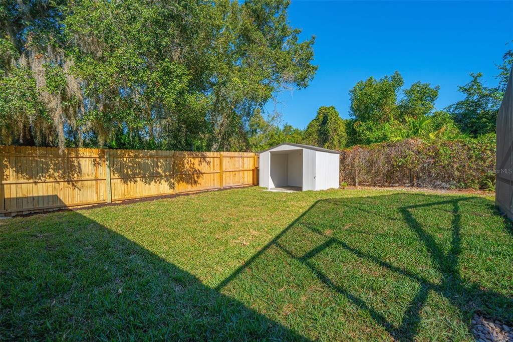 Под контрактом: $430,000 (4 спален, 2 ванн, 2027 Квадратных фут)