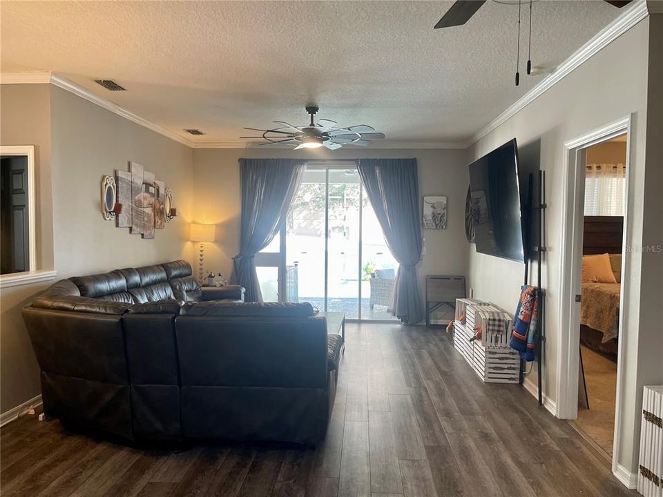 For Sale: $412,000 (4 beds, 2 baths, 1776 Square Feet)