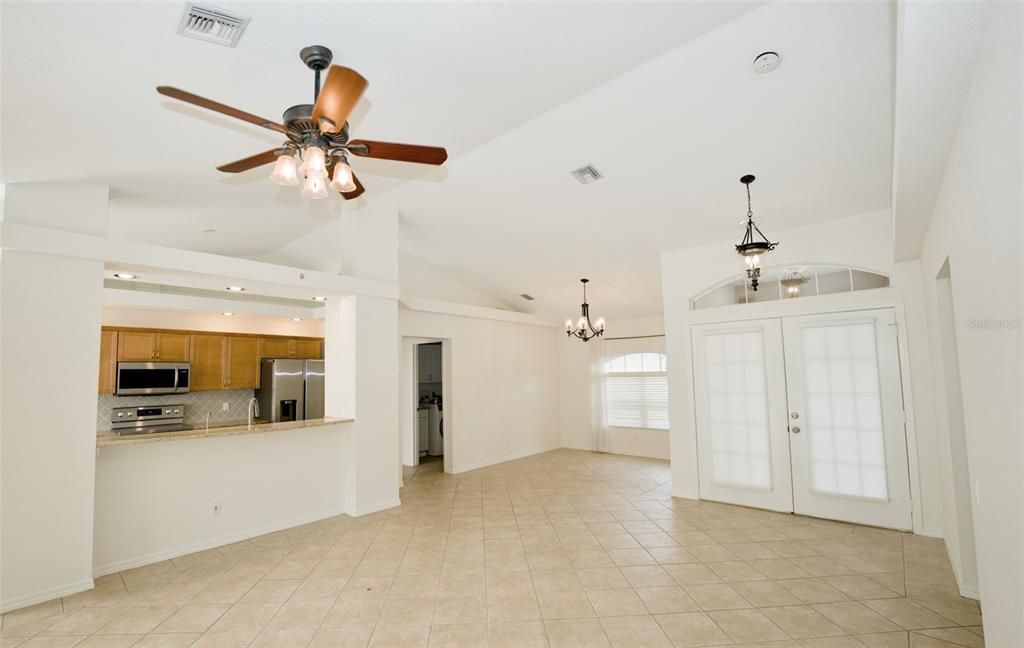 出租: $2,300 (3 贝兹, 2 浴室, 1555 平方英尺)