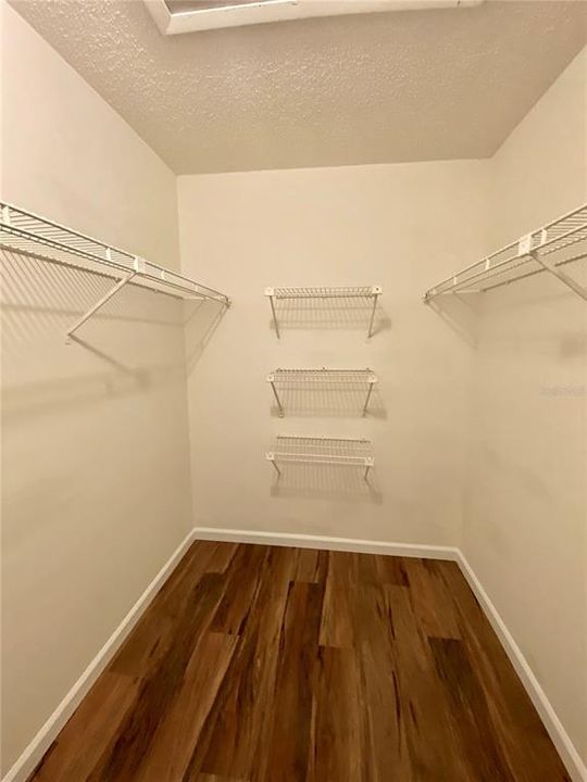 For Sale: $329,000 (3 beds, 2 baths, 1721 Square Feet)