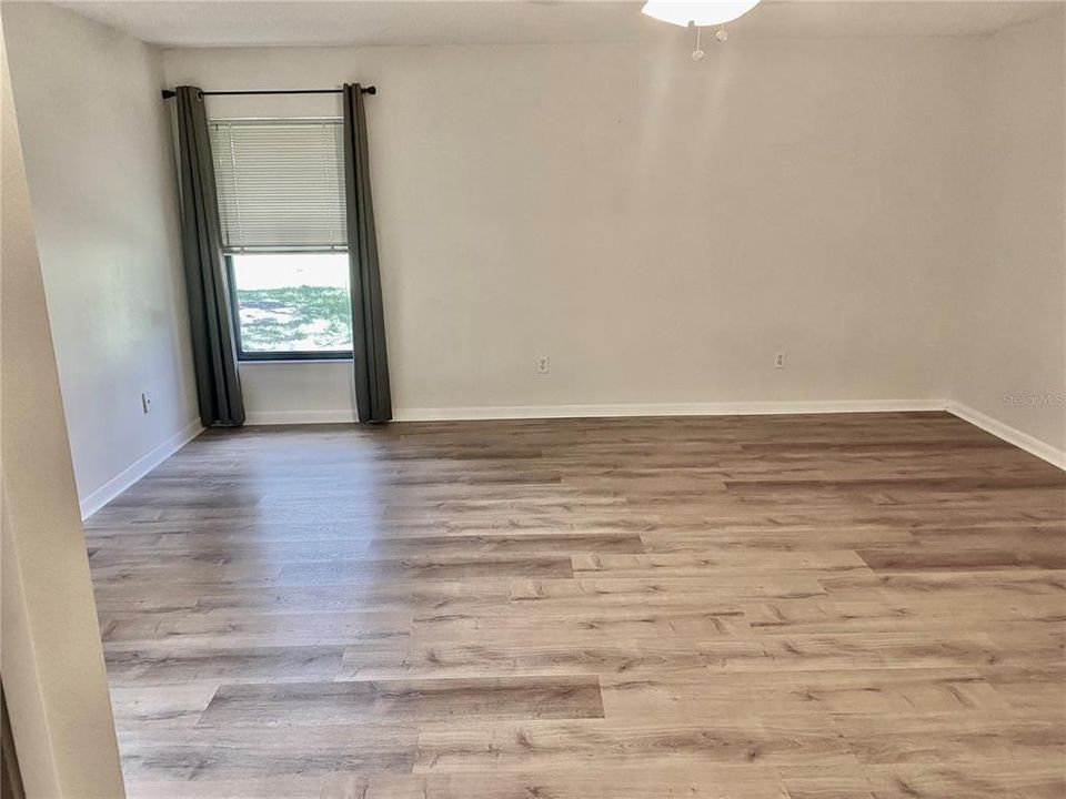 For Sale: $329,000 (3 beds, 2 baths, 1721 Square Feet)