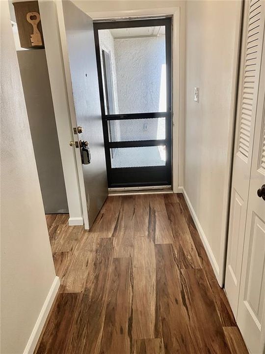 For Sale: $329,000 (3 beds, 2 baths, 1721 Square Feet)