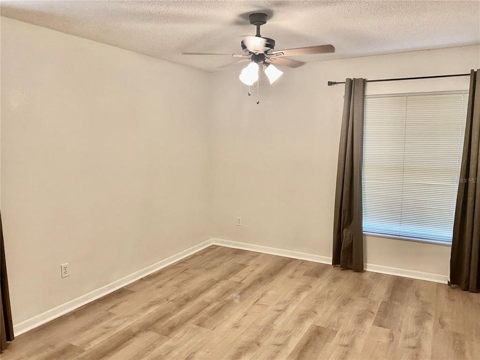 For Sale: $329,000 (3 beds, 2 baths, 1721 Square Feet)