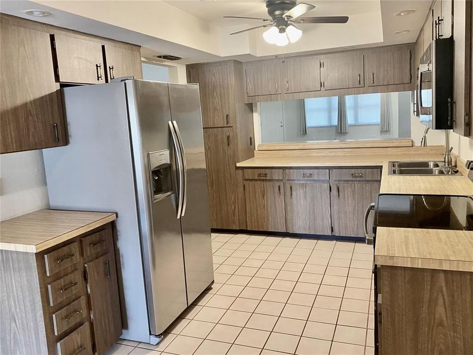 For Sale: $329,000 (3 beds, 2 baths, 1721 Square Feet)