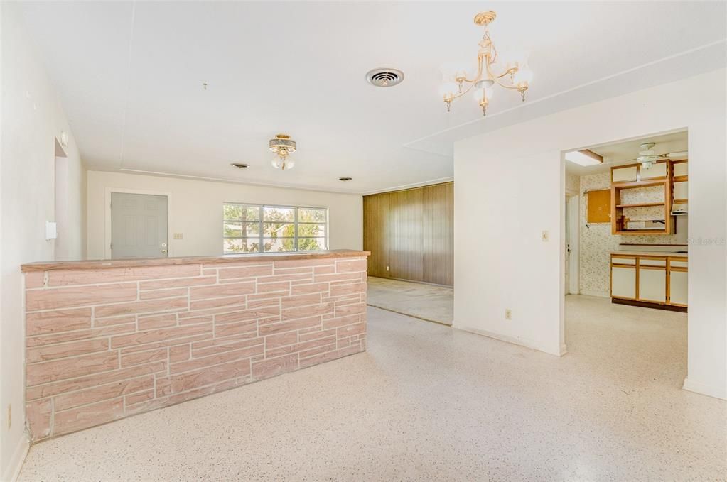 Под контрактом: $249,900 (3 спален, 2 ванн, 1942 Квадратных фут)