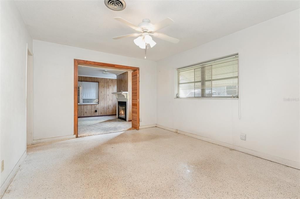 Под контрактом: $249,900 (3 спален, 2 ванн, 1942 Квадратных фут)