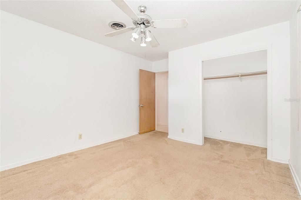 Под контрактом: $249,900 (3 спален, 2 ванн, 1942 Квадратных фут)