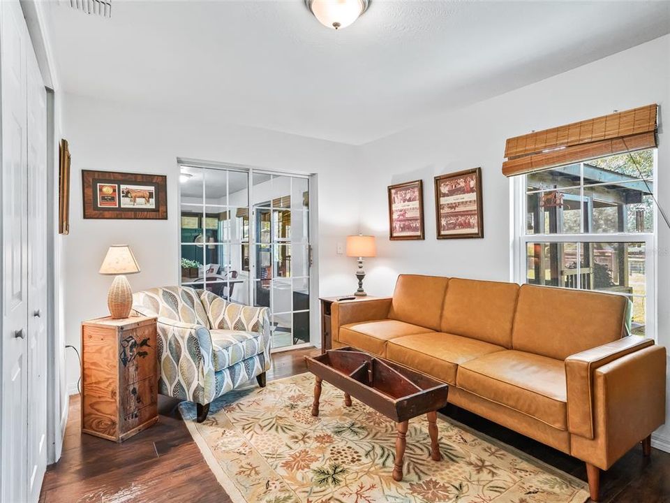 En Venta: $1,075,000 (3 camas, 2 baños, 1974 Pies cuadrados)