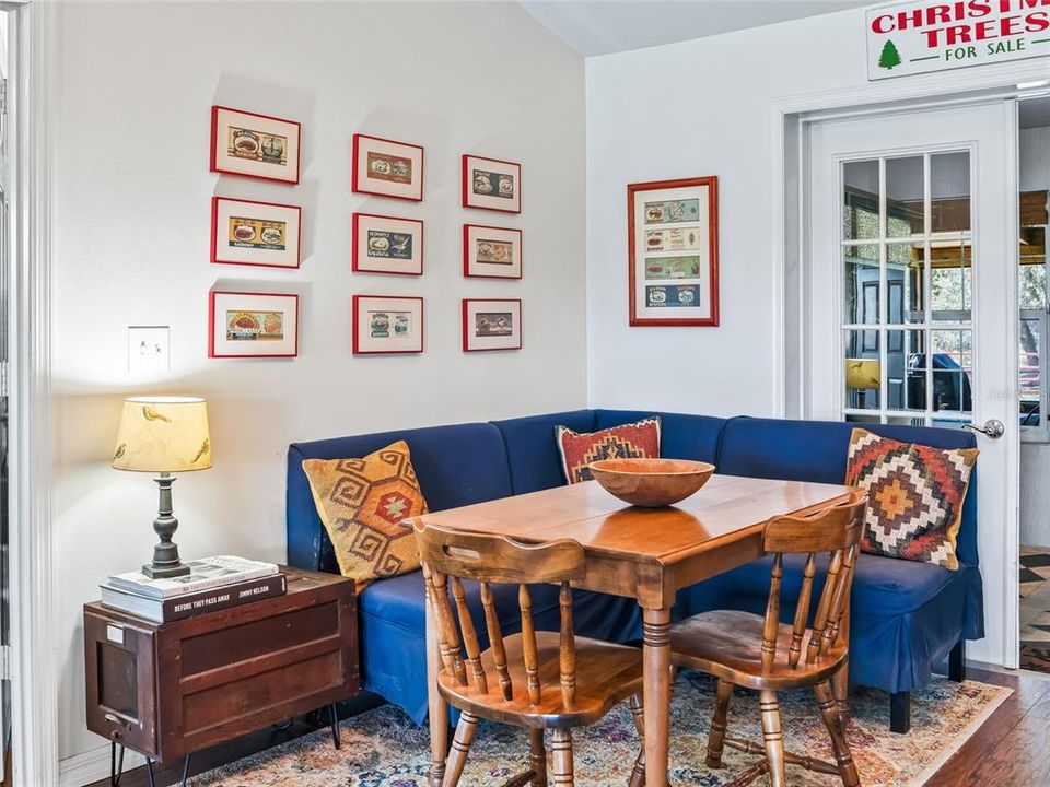 En Venta: $1,075,000 (3 camas, 2 baños, 1974 Pies cuadrados)