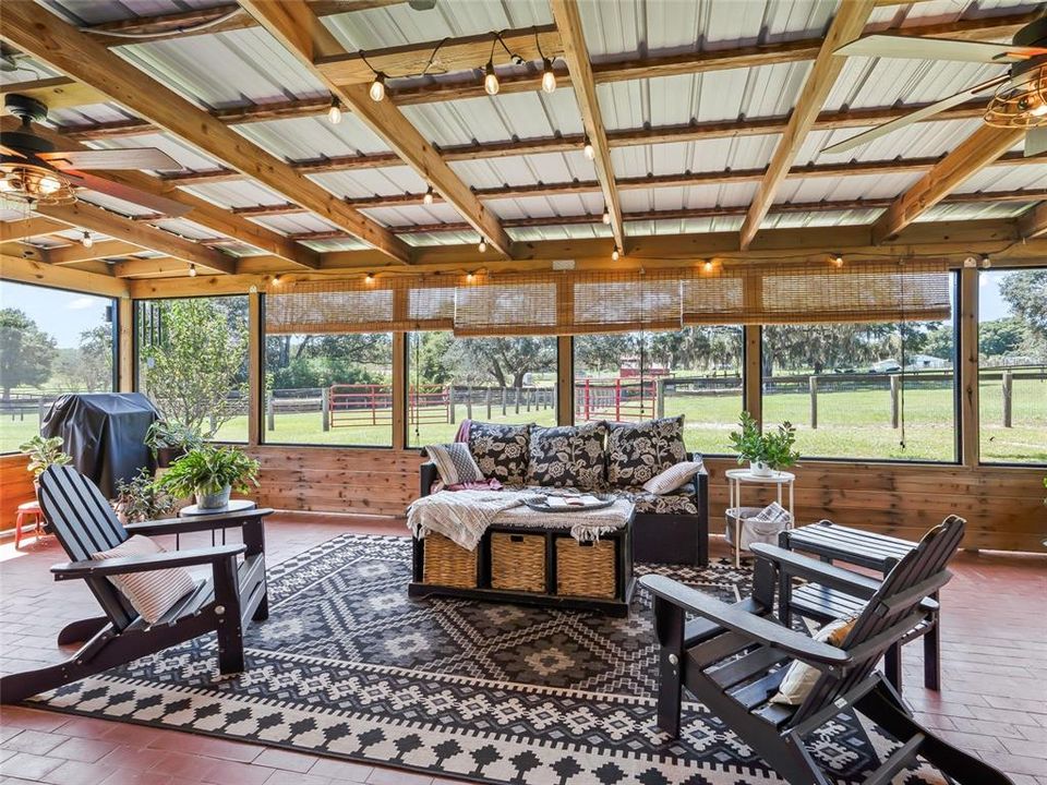 En Venta: $1,075,000 (3 camas, 2 baños, 1974 Pies cuadrados)