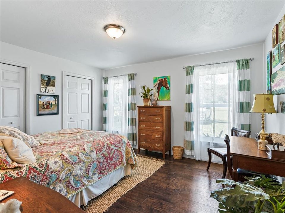 En Venta: $1,075,000 (3 camas, 2 baños, 1974 Pies cuadrados)