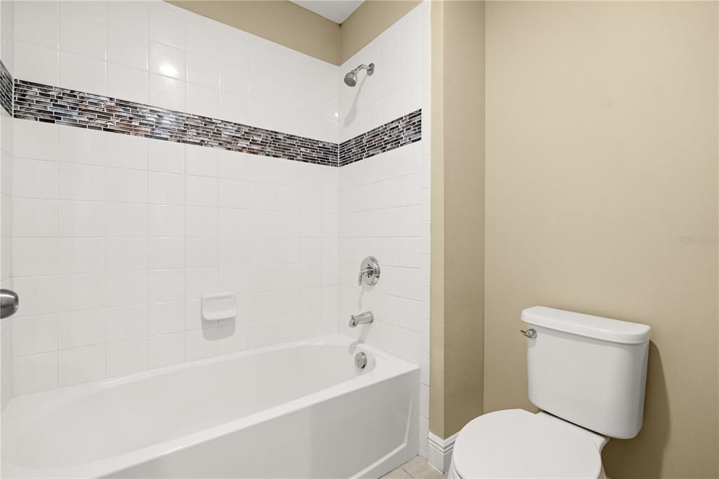 待售: $850,000 (7 贝兹, 5 浴室, 4646 平方英尺)