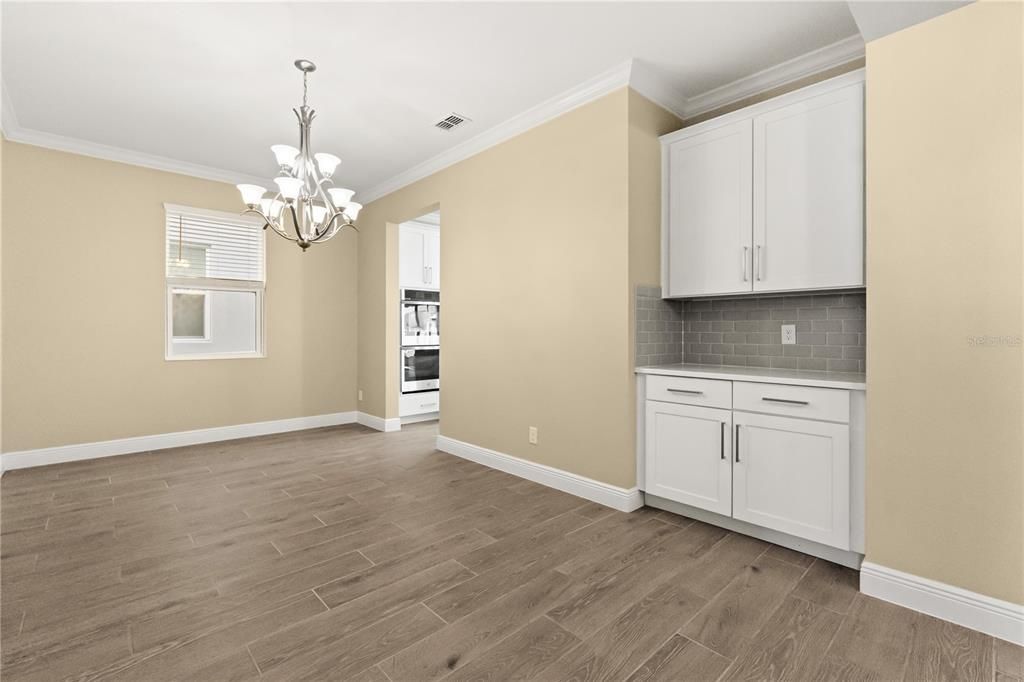 待售: $850,000 (7 贝兹, 5 浴室, 4646 平方英尺)