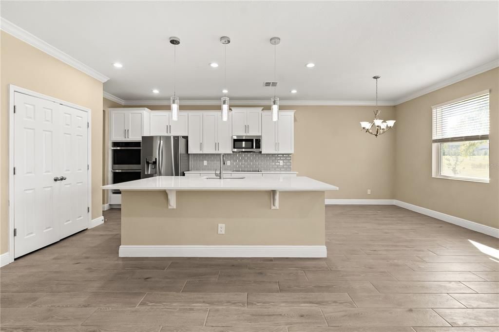 待售: $850,000 (7 贝兹, 5 浴室, 4646 平方英尺)