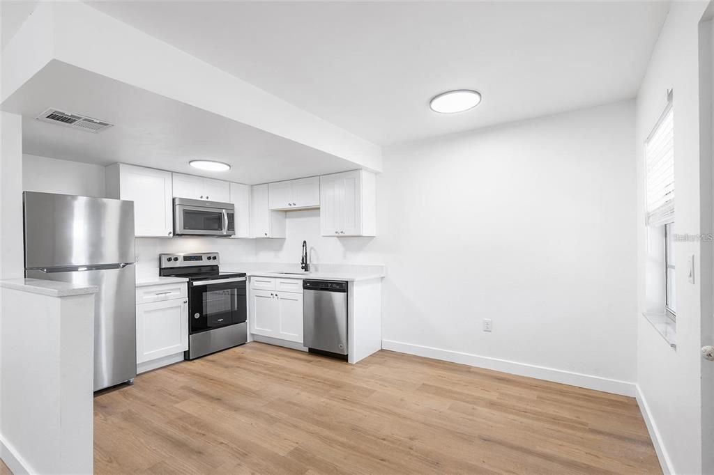 For Rent: $1,750 (1 beds, 1 baths, 640 Square Feet)