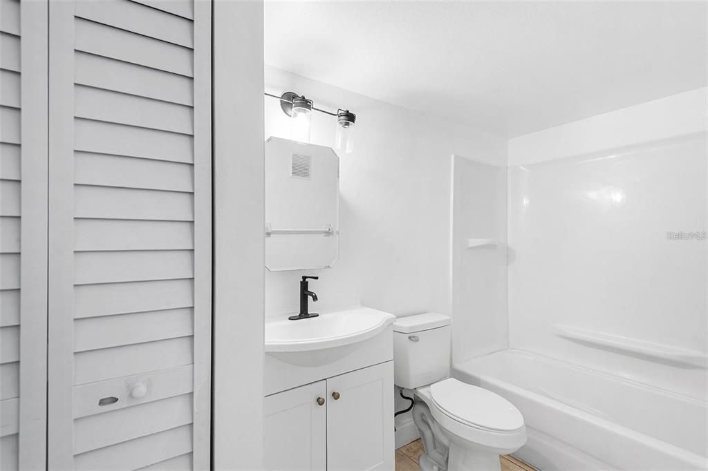 For Rent: $1,750 (1 beds, 1 baths, 640 Square Feet)