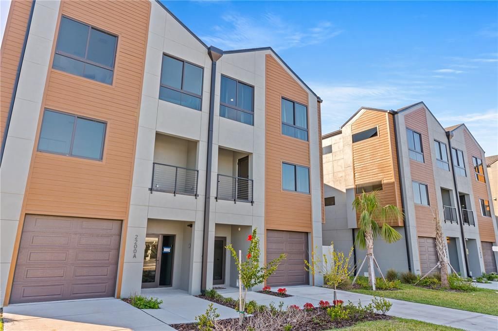 For Sale: $1,235,000 (4 beds, 3 baths, 2200 Square Feet)