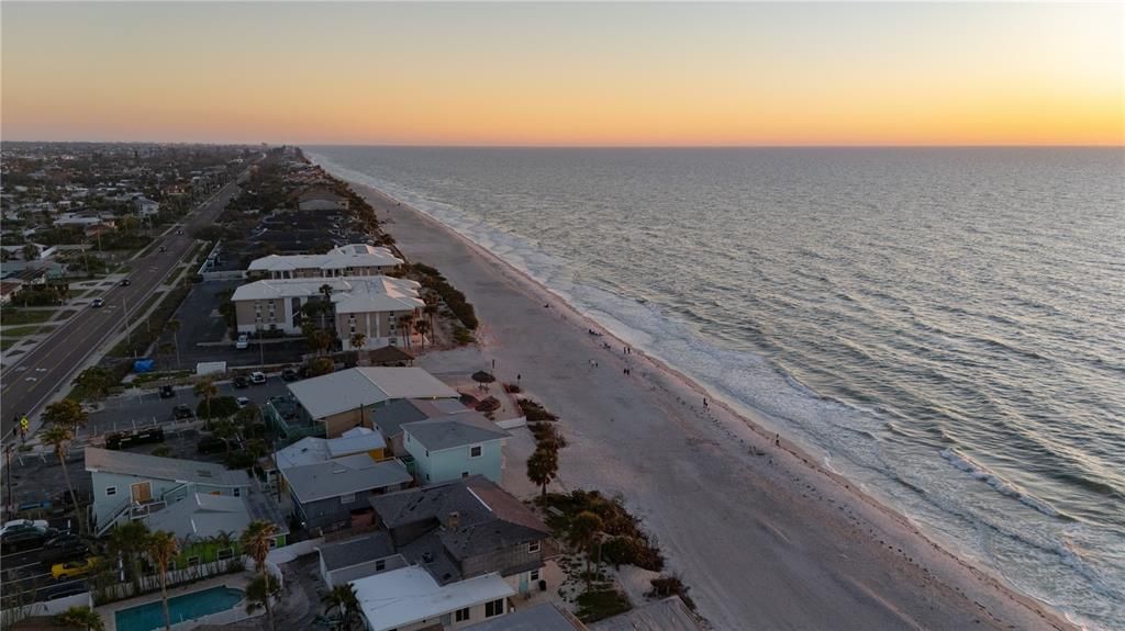 For Sale: $1,235,000 (4 beds, 3 baths, 2200 Square Feet)