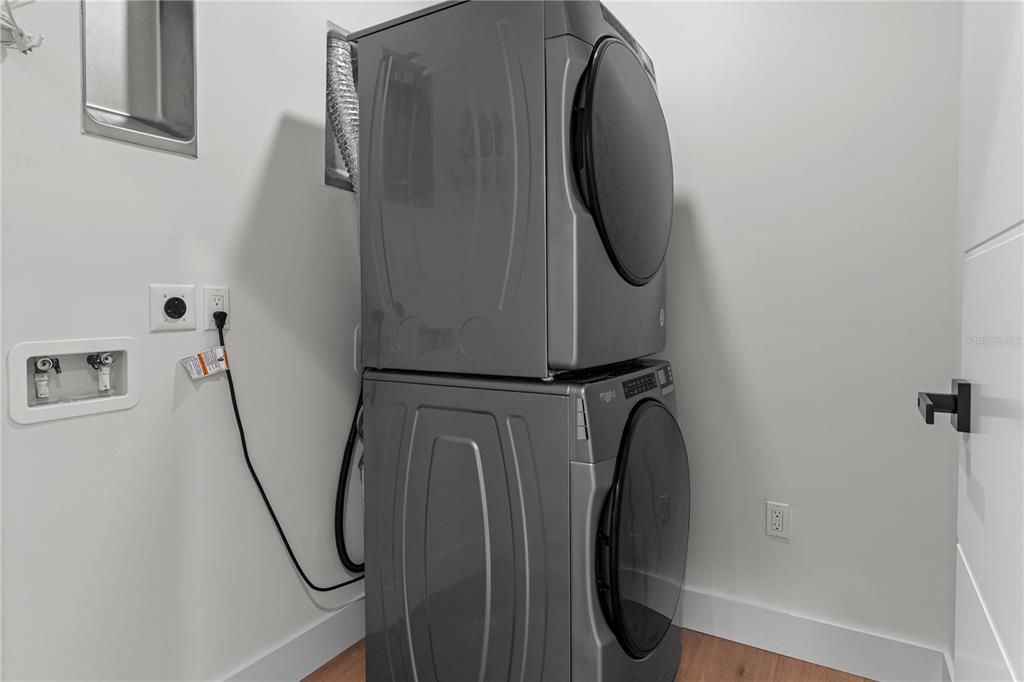 For Sale: $1,235,000 (4 beds, 3 baths, 2200 Square Feet)