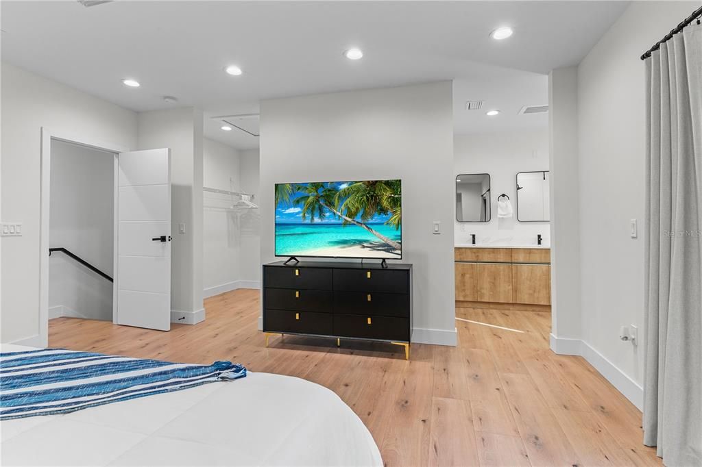 For Sale: $1,235,000 (4 beds, 3 baths, 2200 Square Feet)