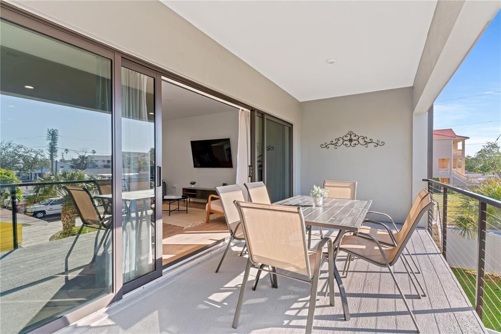 For Sale: $1,235,000 (4 beds, 3 baths, 2200 Square Feet)