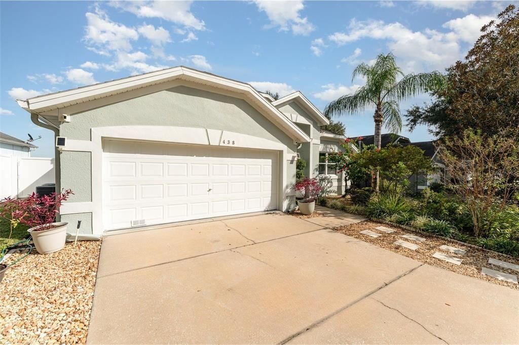 For Sale: $349,900 (3 beds, 2 baths, 1649 Square Feet)