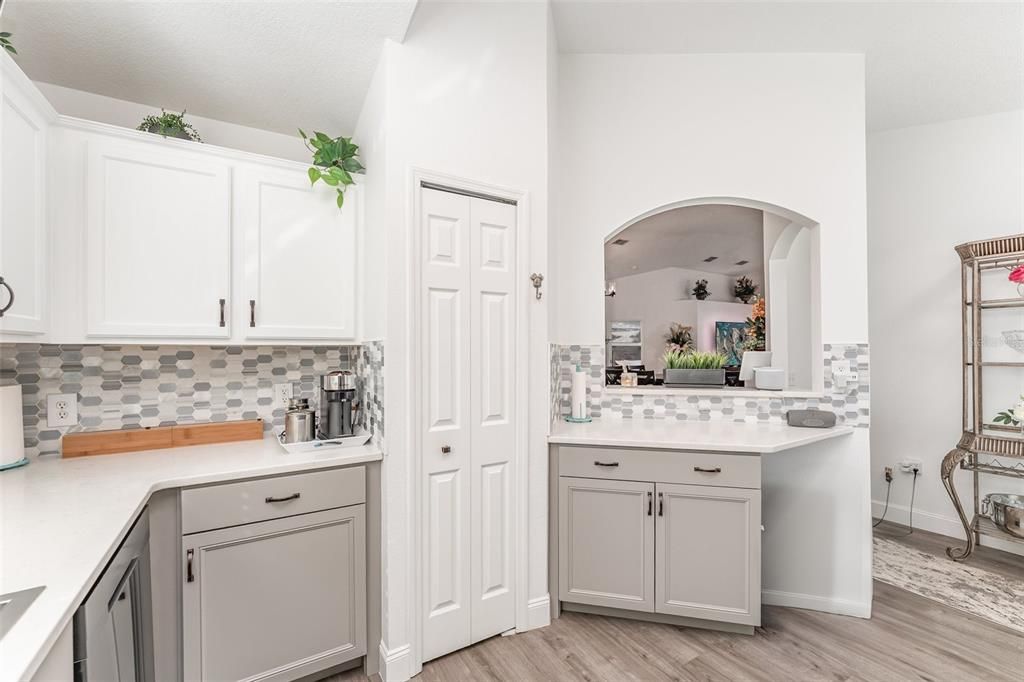 For Sale: $349,900 (3 beds, 2 baths, 1649 Square Feet)