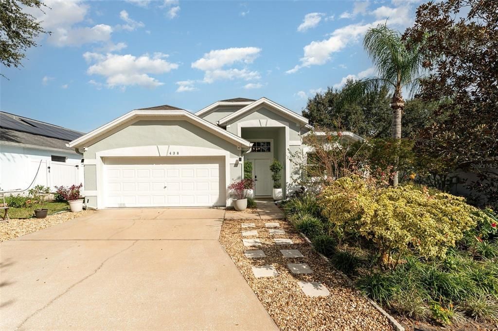 For Sale: $349,900 (3 beds, 2 baths, 1649 Square Feet)