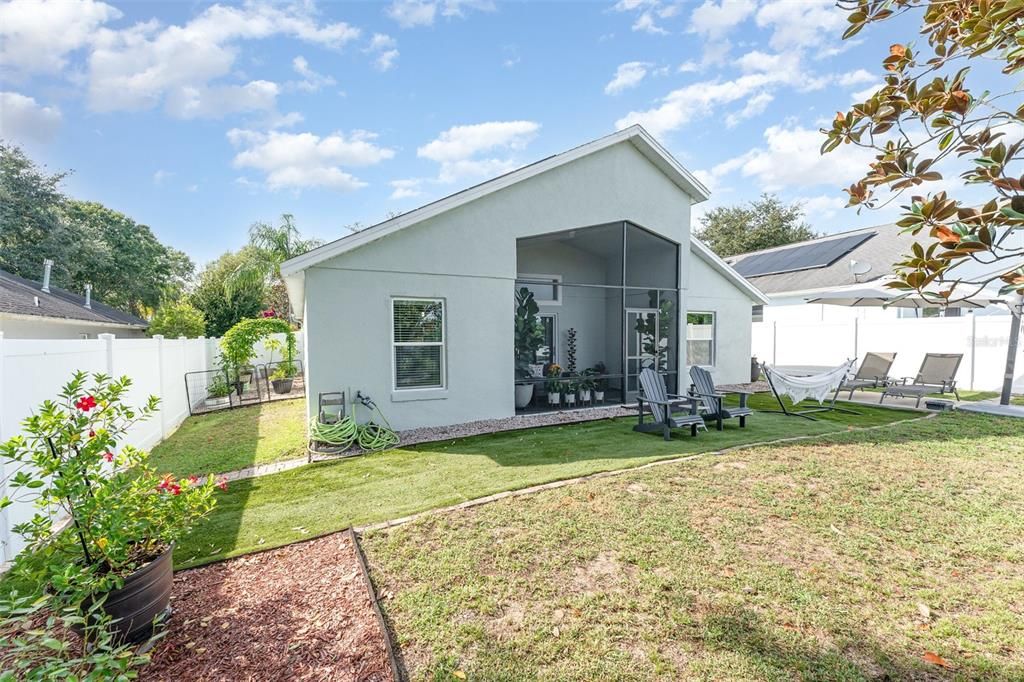 For Sale: $349,900 (3 beds, 2 baths, 1649 Square Feet)