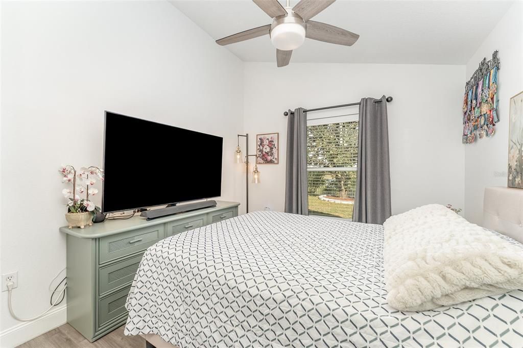 For Sale: $349,900 (3 beds, 2 baths, 1649 Square Feet)