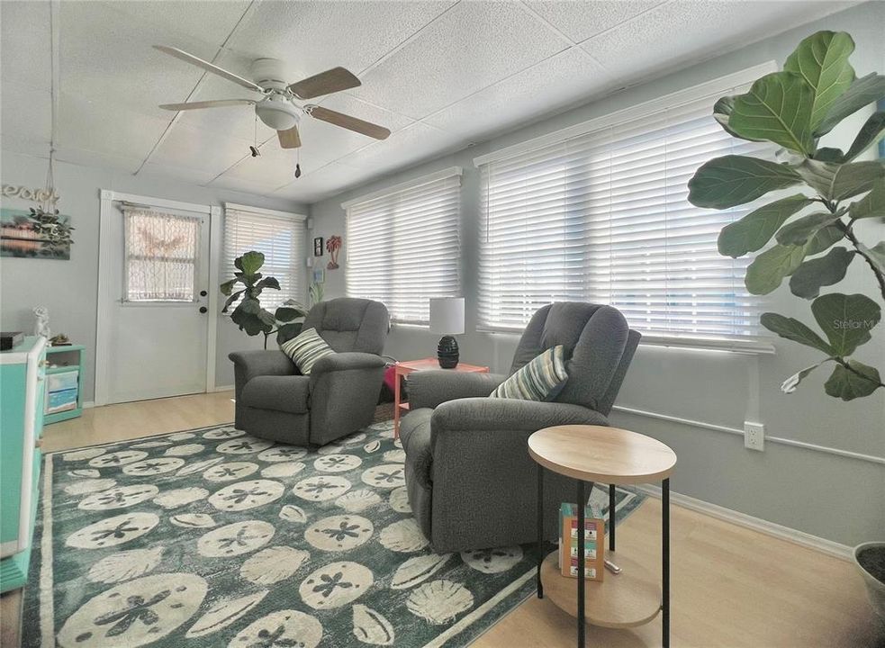 На продажу: $180,000 (2 спален, 2 ванн, 1376 Квадратных фут)