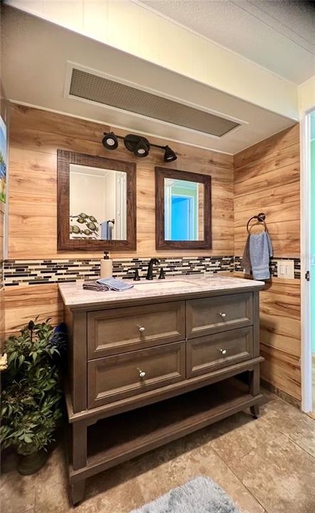 На продажу: $180,000 (2 спален, 2 ванн, 1376 Квадратных фут)