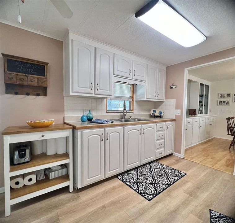 На продажу: $180,000 (2 спален, 2 ванн, 1376 Квадратных фут)