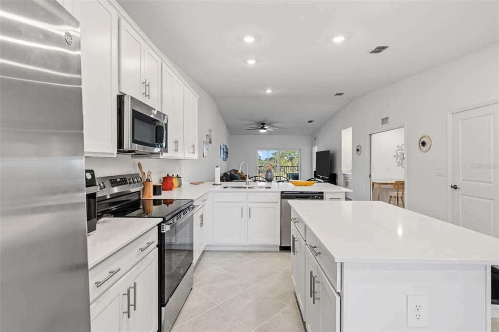 待售: $393,995 (2 贝兹, 2 浴室, 1366 平方英尺)