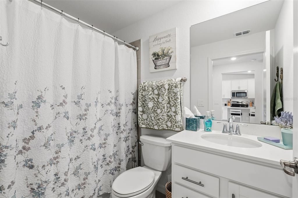 待售: $393,995 (2 贝兹, 2 浴室, 1366 平方英尺)