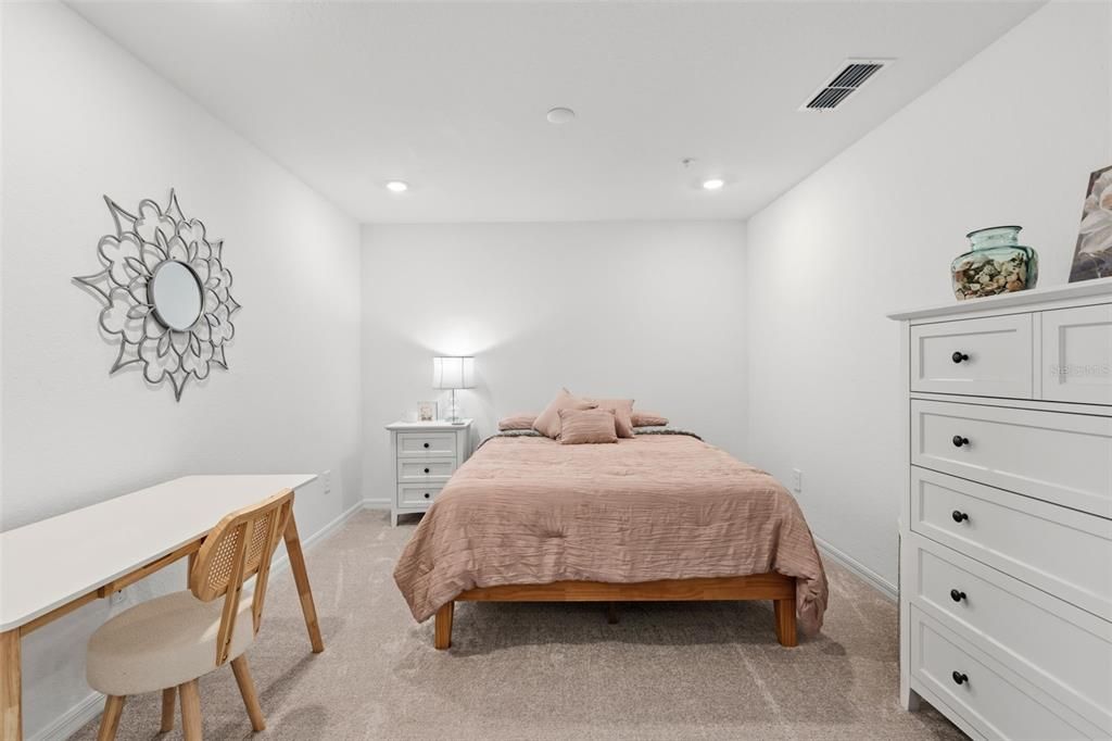 待售: $393,995 (2 贝兹, 2 浴室, 1366 平方英尺)