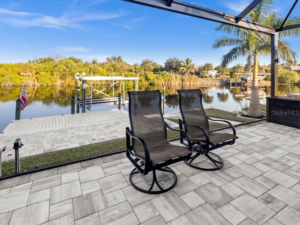 En Venta: $925,000 (3 camas, 2 baños, 2045 Pies cuadrados)