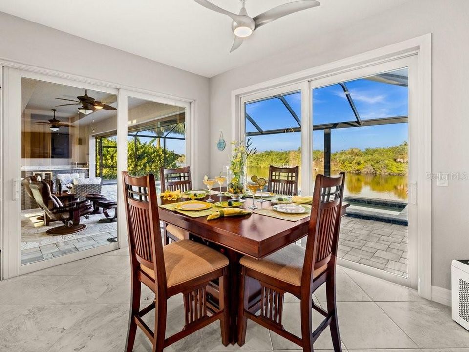 En Venta: $925,000 (3 camas, 2 baños, 2045 Pies cuadrados)