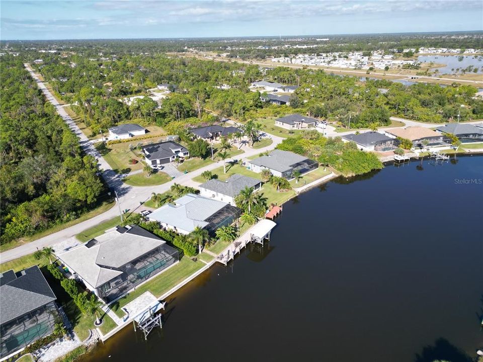 En Venta: $925,000 (3 camas, 2 baños, 2045 Pies cuadrados)