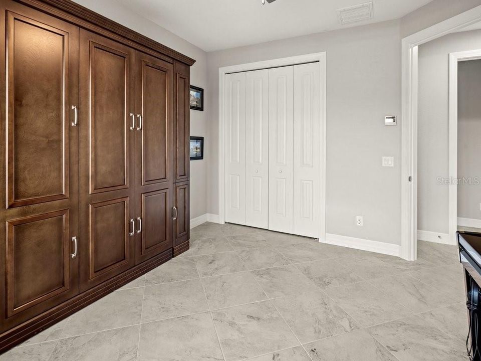 En Venta: $925,000 (3 camas, 2 baños, 2045 Pies cuadrados)