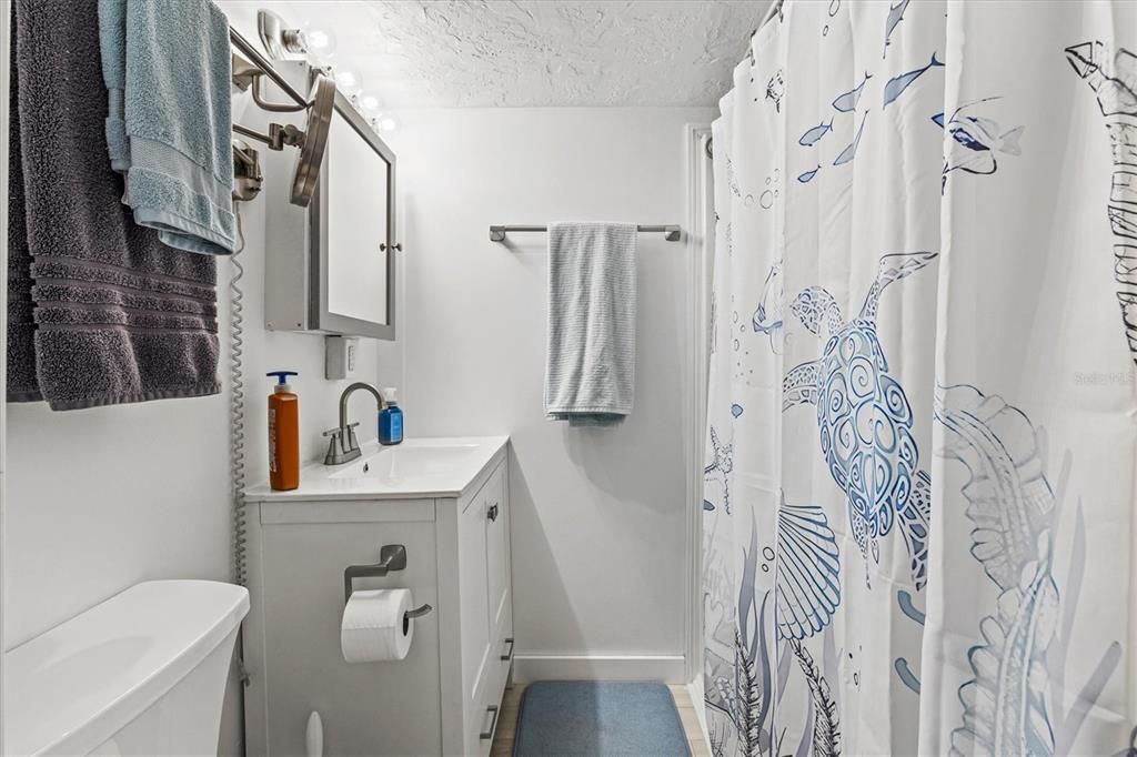 For Sale: $185,000 (2 beds, 1 baths, 420 Square Feet)