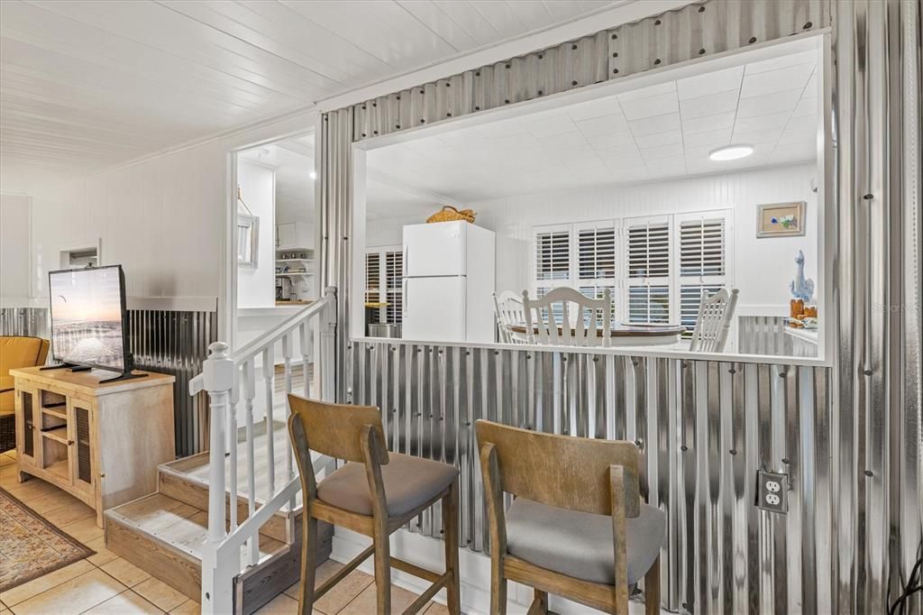 For Sale: $185,000 (2 beds, 1 baths, 420 Square Feet)