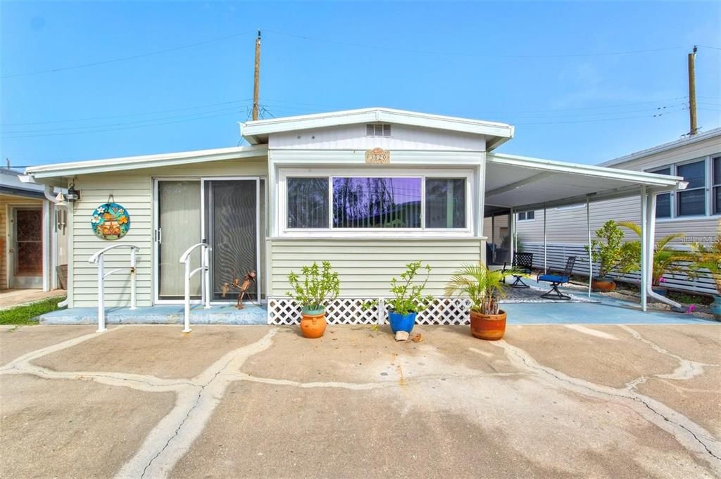 For Sale: $185,000 (2 beds, 1 baths, 420 Square Feet)